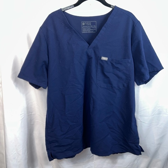 Figs Scrubs Top Technician Collection Catarina One Pocket Pullover V-Neck Top - Picture 5 of 11